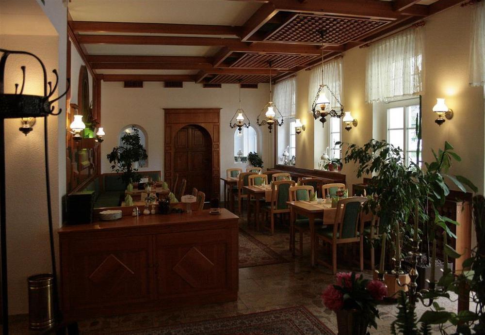 Hotel Sachsischer Hof Chemnitz Restoran fotoğraf